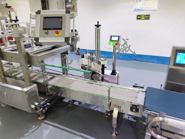 25L涂料桶自动贴标签机